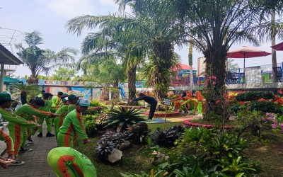 KEGIATAN BERENANG SISWA KELAS 1