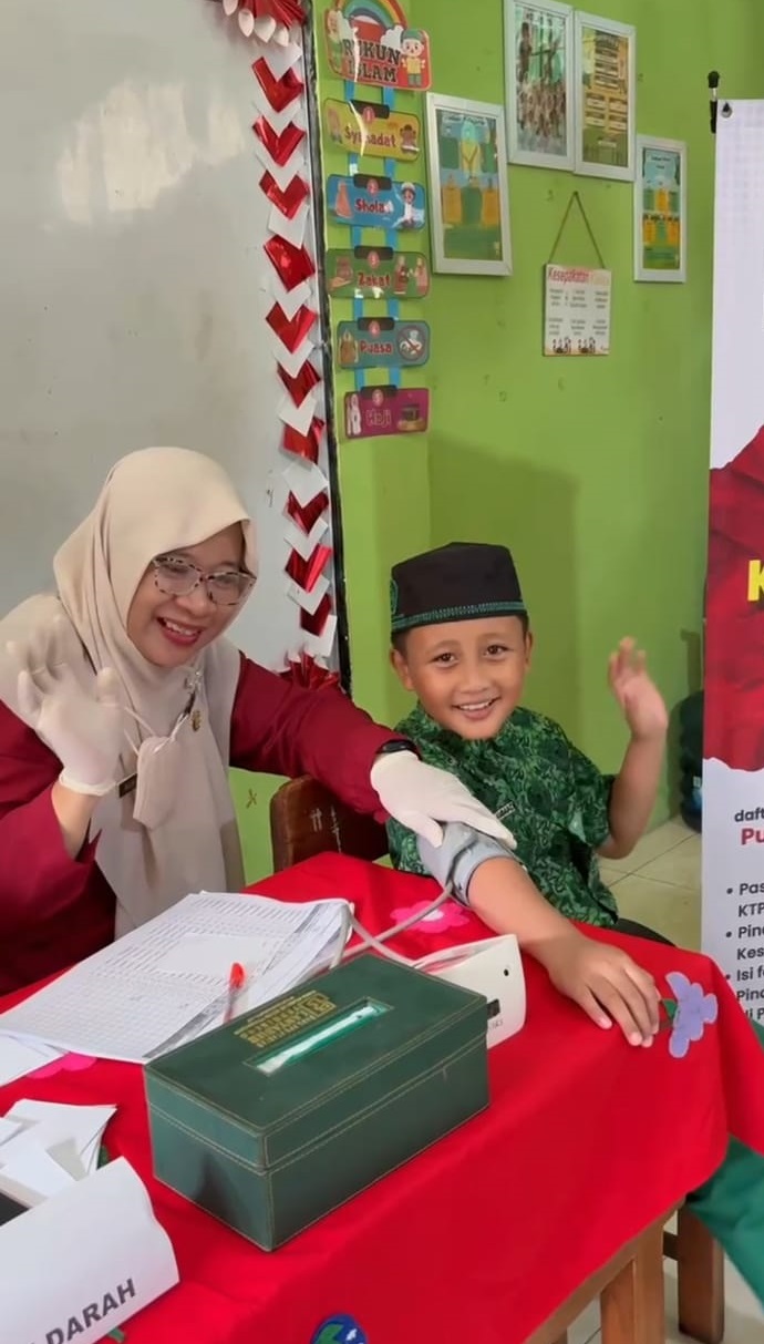 Cek dan Sosialisasi Kesehatan Gratis MI Raudhatul Muta’allimin 1
