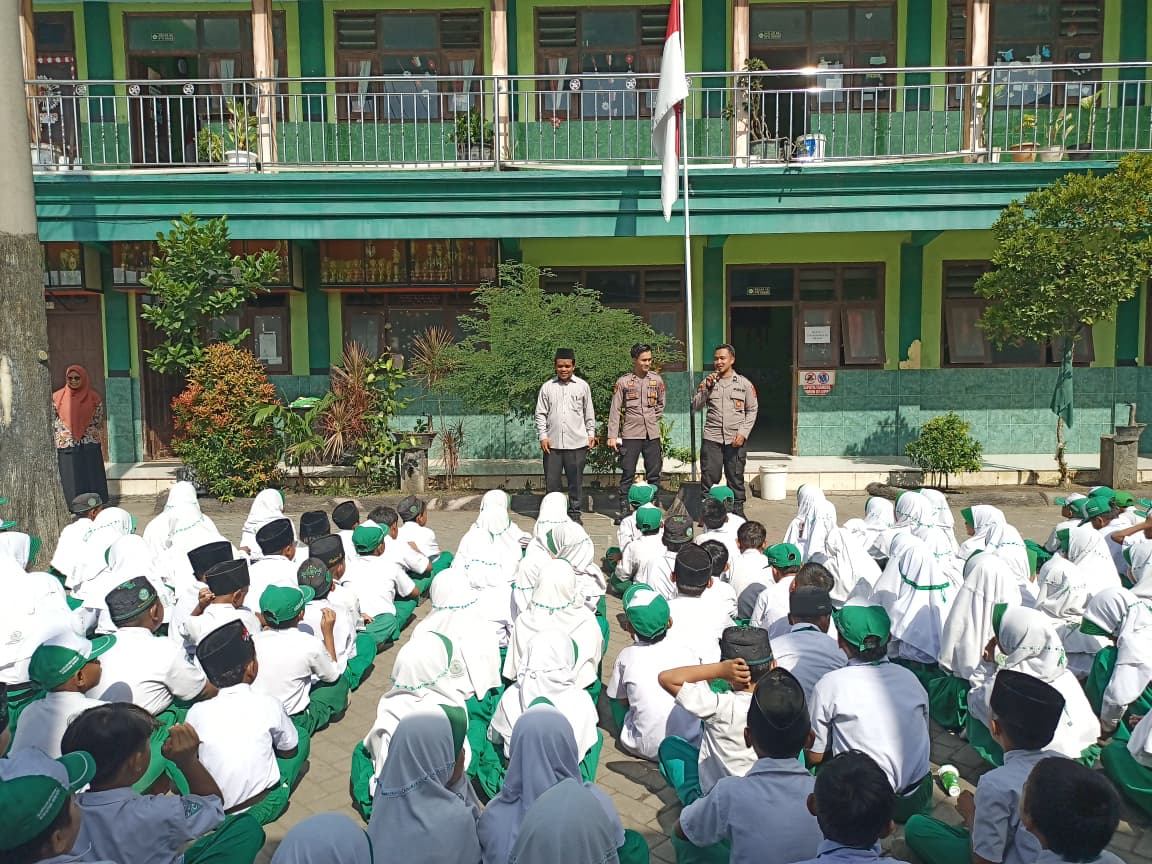 Menumbuhkan Cita-Cita Sejak Dini melalui Career Day: Inspirasi Profesi Kepolisian