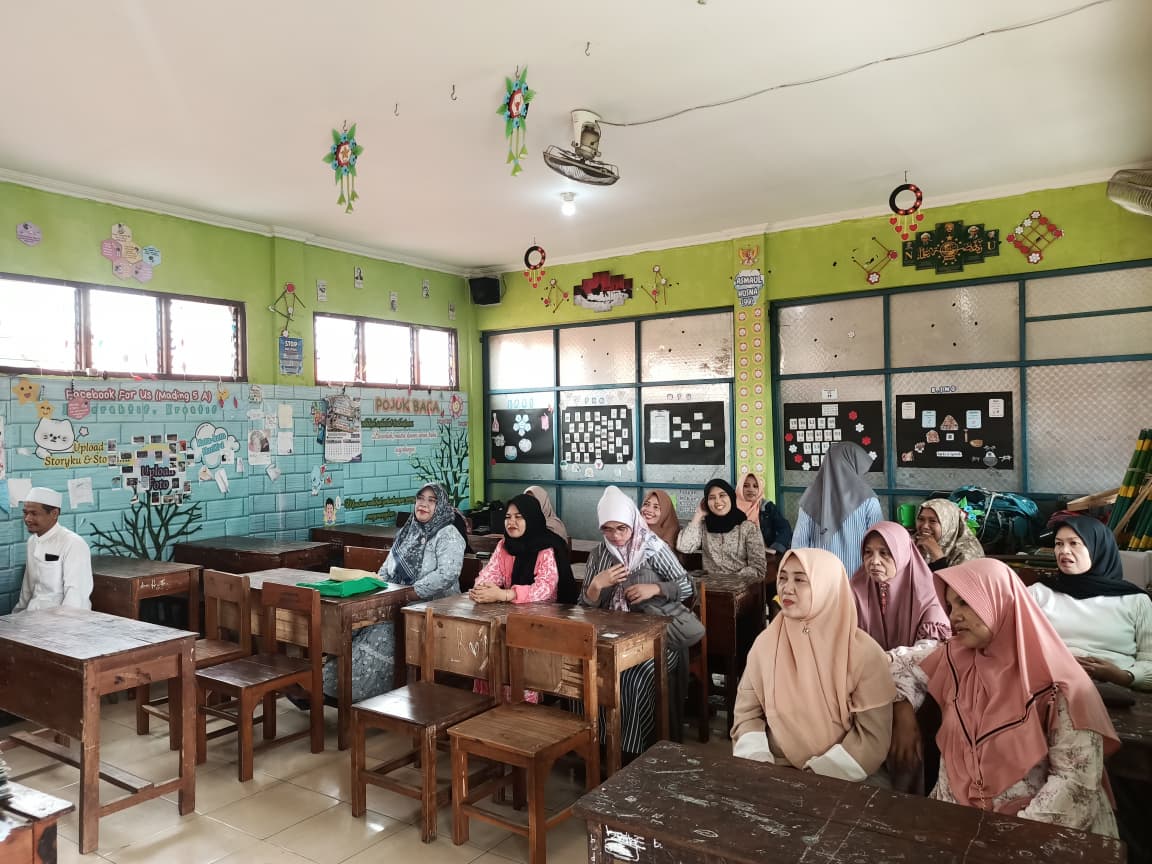 Meneguhkan Sinergi Madrasah dan Wali Murid melalui Pembagian Laporan Hasil Studi Semester I Tahun Pelajaran 2025/2026