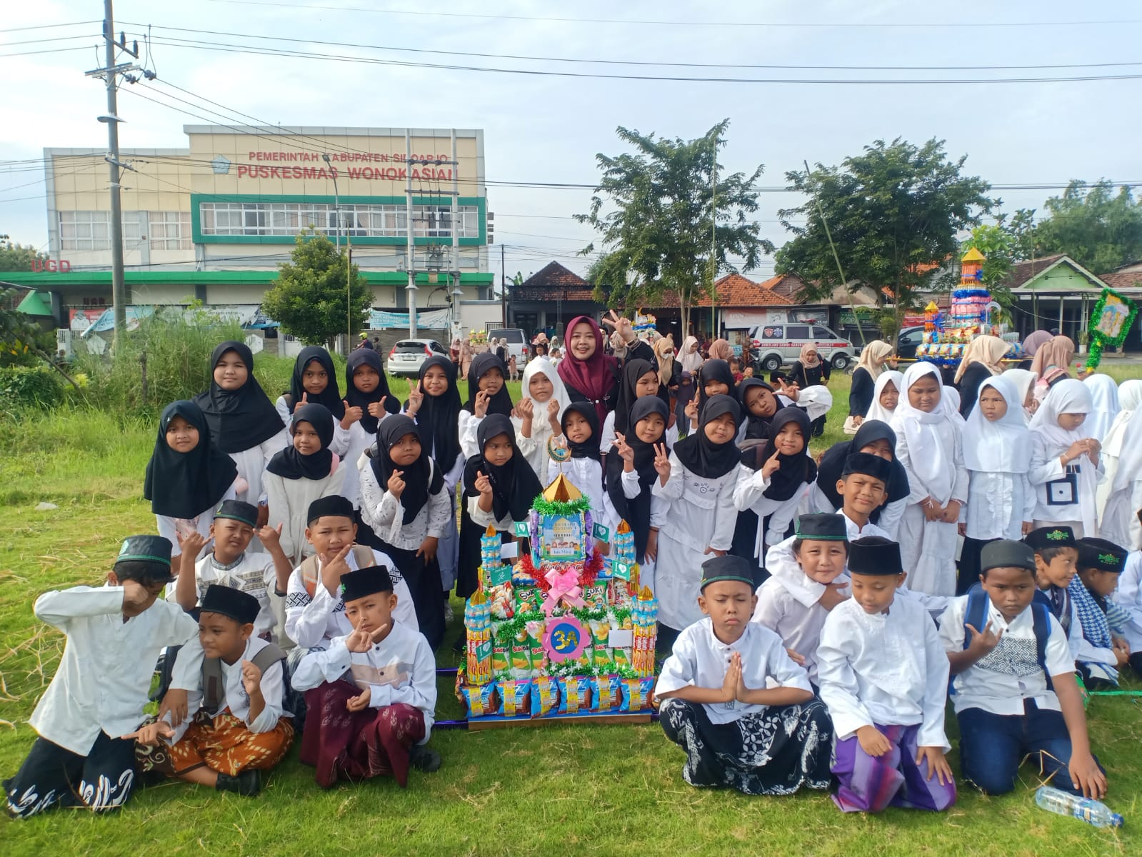 Meneladani Peristiwa Isra&rsquo; Mi&rsquo;raj melalui Pawai Gunungan: Penguatan Iman dan Karakter Religius Sejak Usia Dini