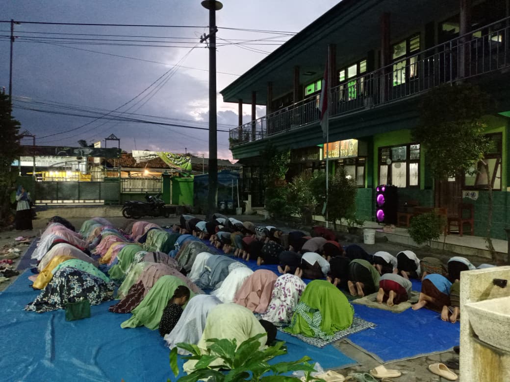 Meniti Malam, Meneguhkan Taqwa: Malam Bina Iman dan Taqwa sebagai Ruang Mujahadah dan Pembinaan Akhlak Peserta Didik